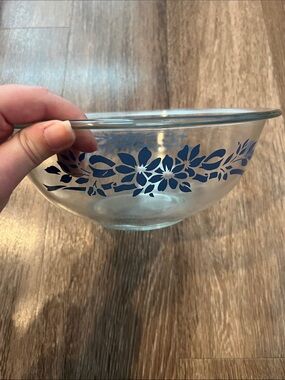 Vintage Pyrex Blue Ribbon 325 glass mixing bowl